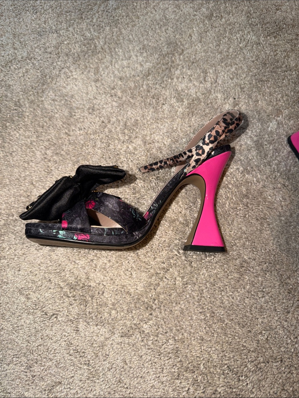Betsy Johnson Women's Black Floral Studded Bow Slingback Heels - Picture 2 of 4
